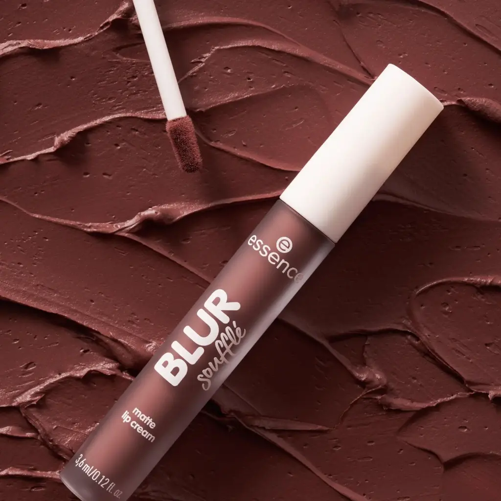 Essence BLUR soufflé matte lip cream 01.webp
