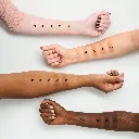 Essence I LOVE FLAWLESS found hand.webp