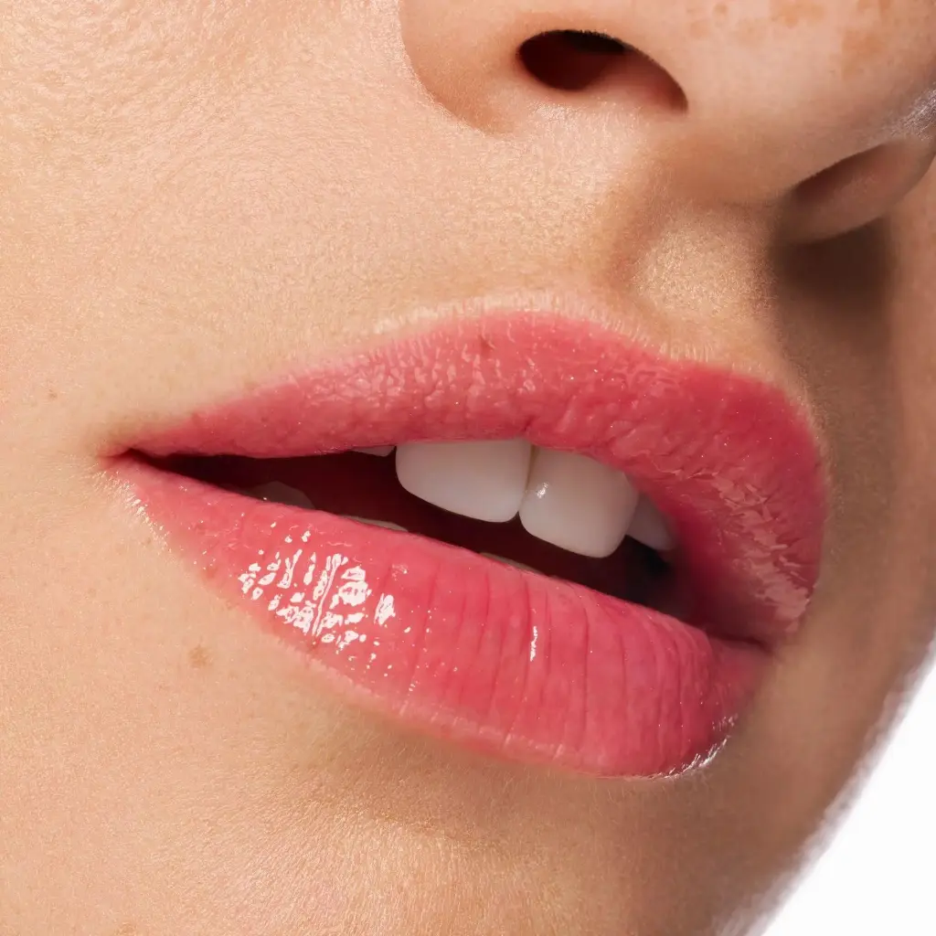 Essence JUICY BOMB plumping lipgloss01.webp