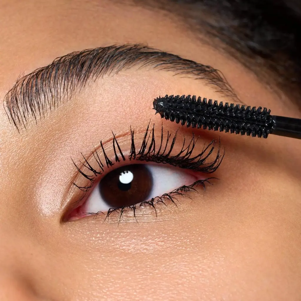 CATR. STAY IN PLACE VOLUME MASCARA.webp