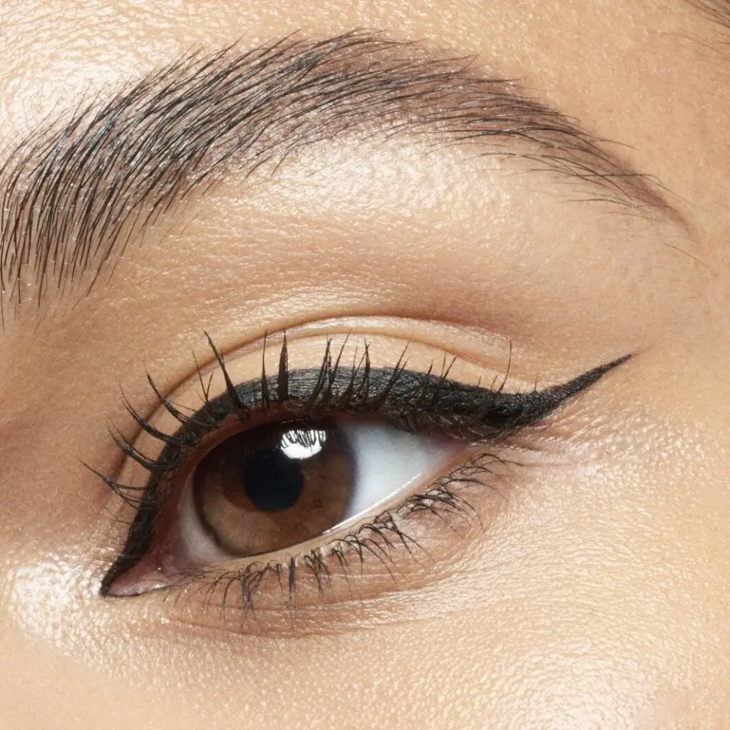 Catrice Calligraph 20H Matte Liner 010 swatch.webp