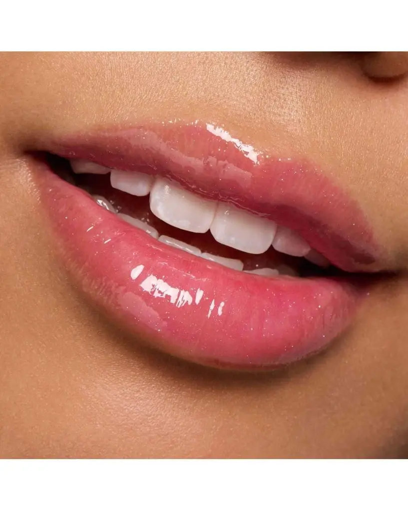ess. extreme shine volume lip gloss 13 - ESSENCE lip.webp