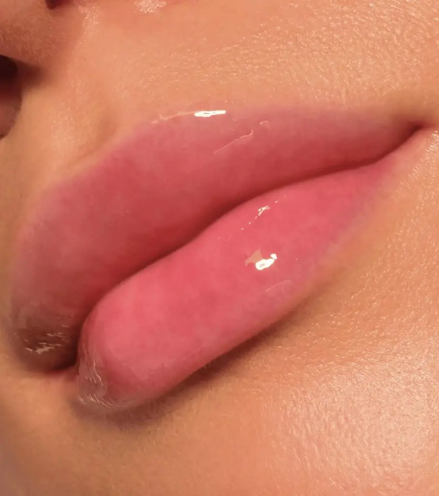 Catrice Gloss Obsessed Lip Glaze 010.webp